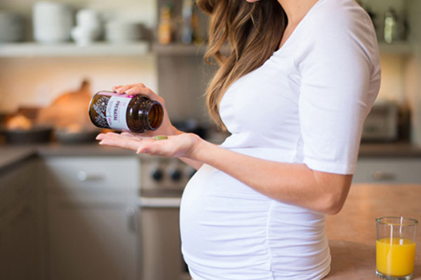آشنایی با عوارض کمبود ویتامین ب در بارداری در آدوراطب