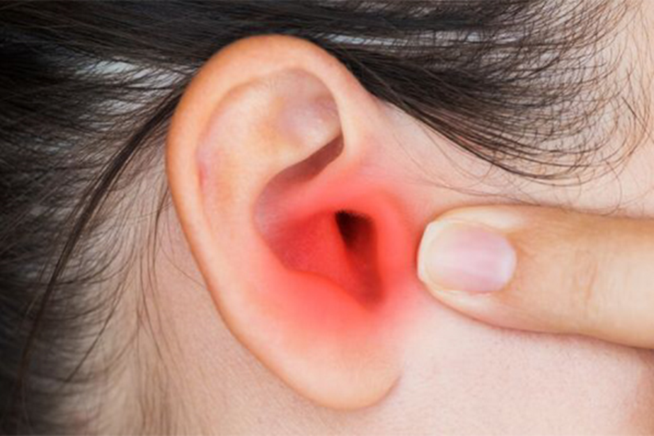 بررسی علائم عفونت گوش در بزرگسالان و کودکان